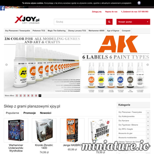 xJoy Warszawa to miejsce stworzone z myślą o pasjonatach gier planszowych, karcianych i RPG. To nie tylko sklep, ale także wypożyczalnia, która daje możliwość odkrywania nowych tytułów bez konieczności ich natychmiastowego zakupu. Szukasz oryginalnego prezentu? Planujesz rodzinny wieczór lub spotkanie w gronie przyjaciół? W xJoy znajdziesz grę dopasowaną do każdej okazji.

W naszej ofercie czekają gry planszowe dla dwóch osób – idealne na kameralne rozgrywki – oraz rozbudowane strategie i gry rodzinne, które zapewnią emocjonującą zabawę w większym gronie. Dla miłośników intelektualnych wyzwań przygotowaliśmy łamigłówki dla dorosłych, a dla fanów rozrywki towarzyskiej – szeroki wybór gier karcianych. Oferujemy także tytuły inspirowane historią, takie jak 7 cudów świata, oraz wyjątkowe akcesoria, m.in. album kolekcjonerski na karty Pokémon.

